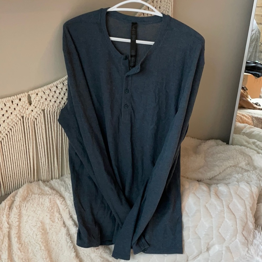 Lululemon Men’s Henley large